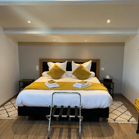 Couette-café Entre 2 Eaux 4*