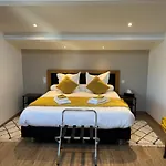 Couette-café Entre 2 Eaux 4*